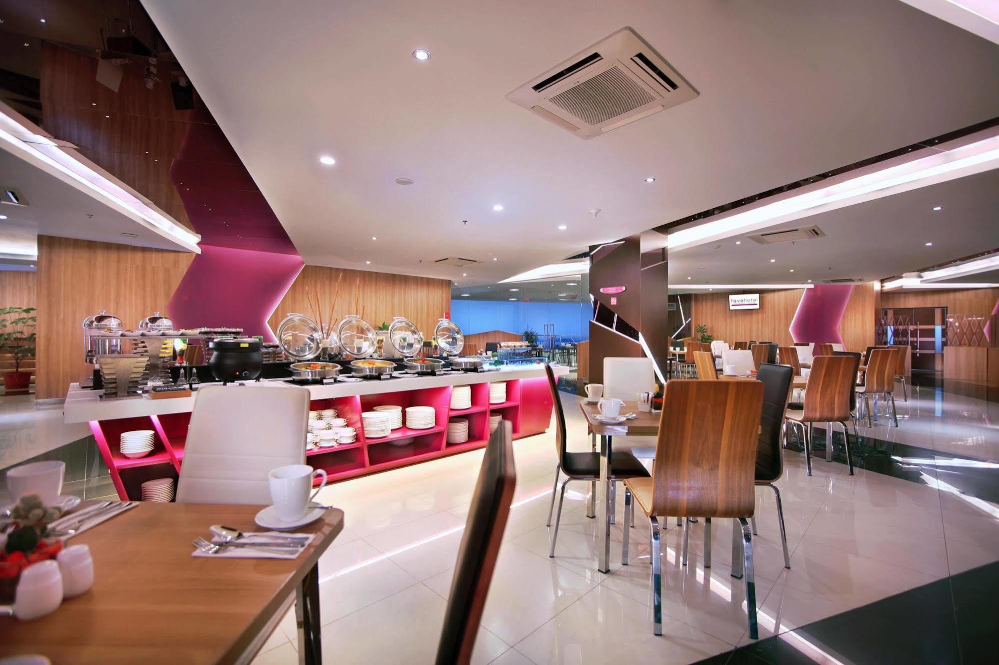 Favehotel Ltc Glodok Yakarta Exterior foto