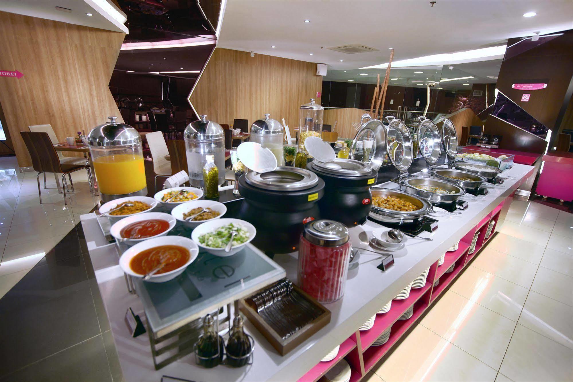 Favehotel Ltc Glodok Yakarta Exterior foto