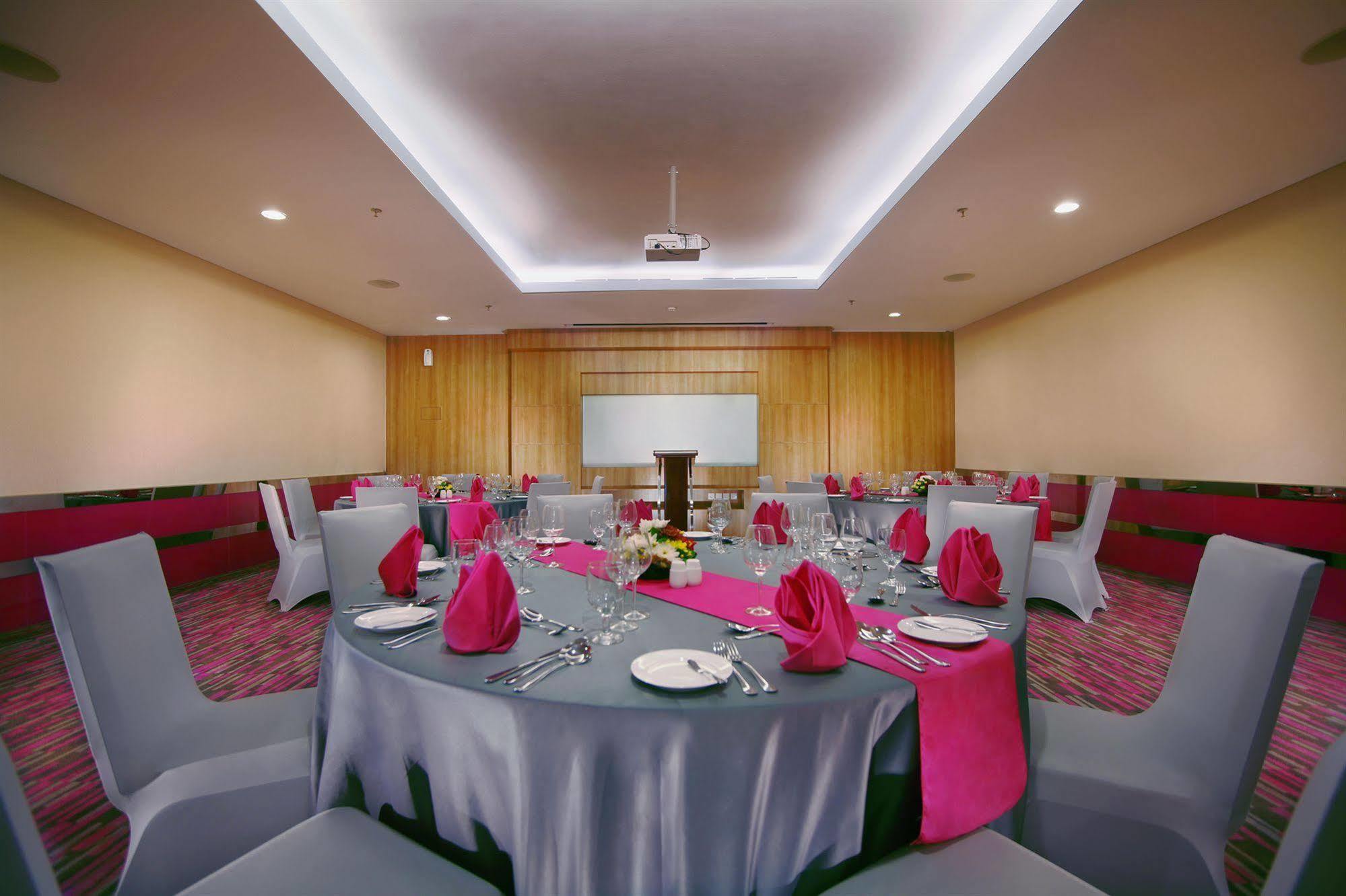 Favehotel Ltc Glodok Yakarta Exterior foto